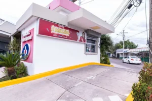 Se vende Plaza Comercial San Lorenzo Valle 007