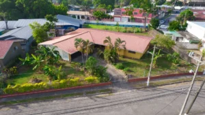 Venta de casa en La Ceiba Honduras 011